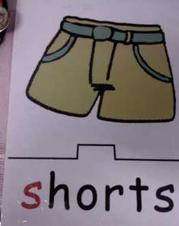 【裙子英文】各种裙子在英语里怎么说 skirt shorts shirt哪个单词不同