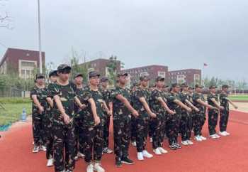 服兵役的官方用语 militarytraining