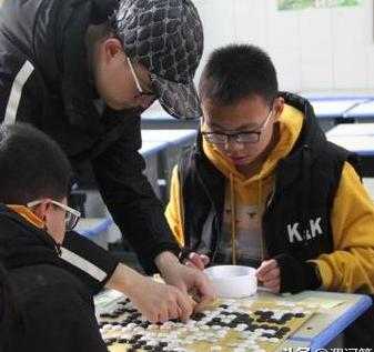 象棋围棋国际象棋国际跳棋哪个更加容易入门 国际象棋教程视频